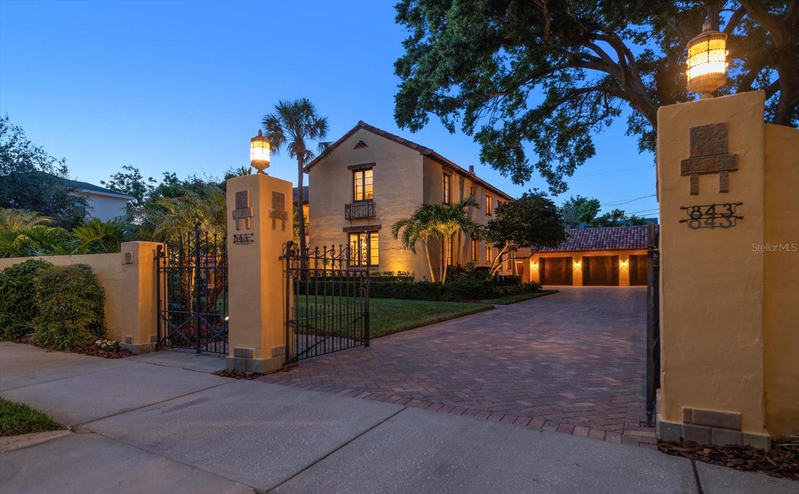 Details for 843 17th Avenue N, ST PETERSBURG, FL 33704