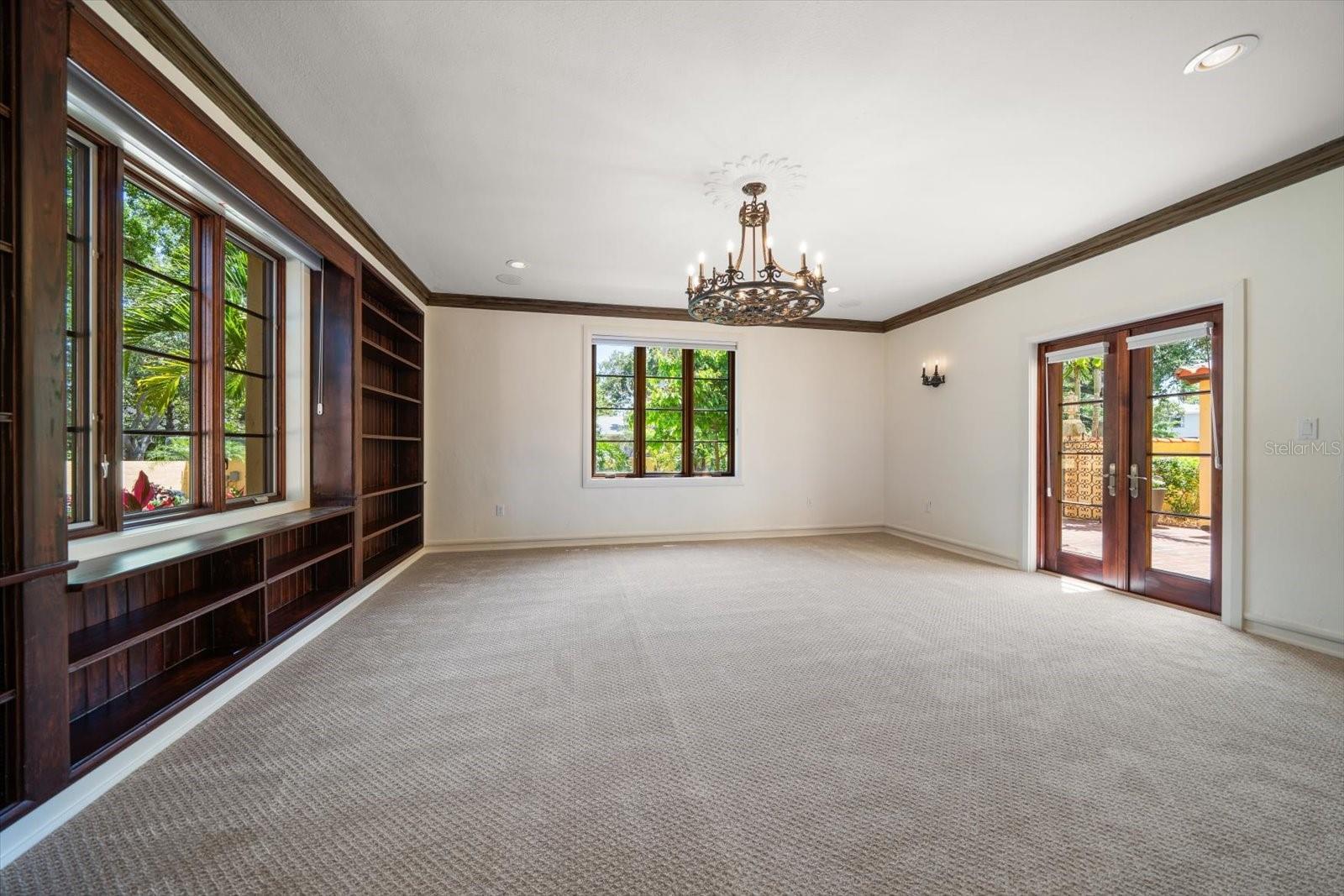 Image 32 of 100 For 843 17th Avenue N