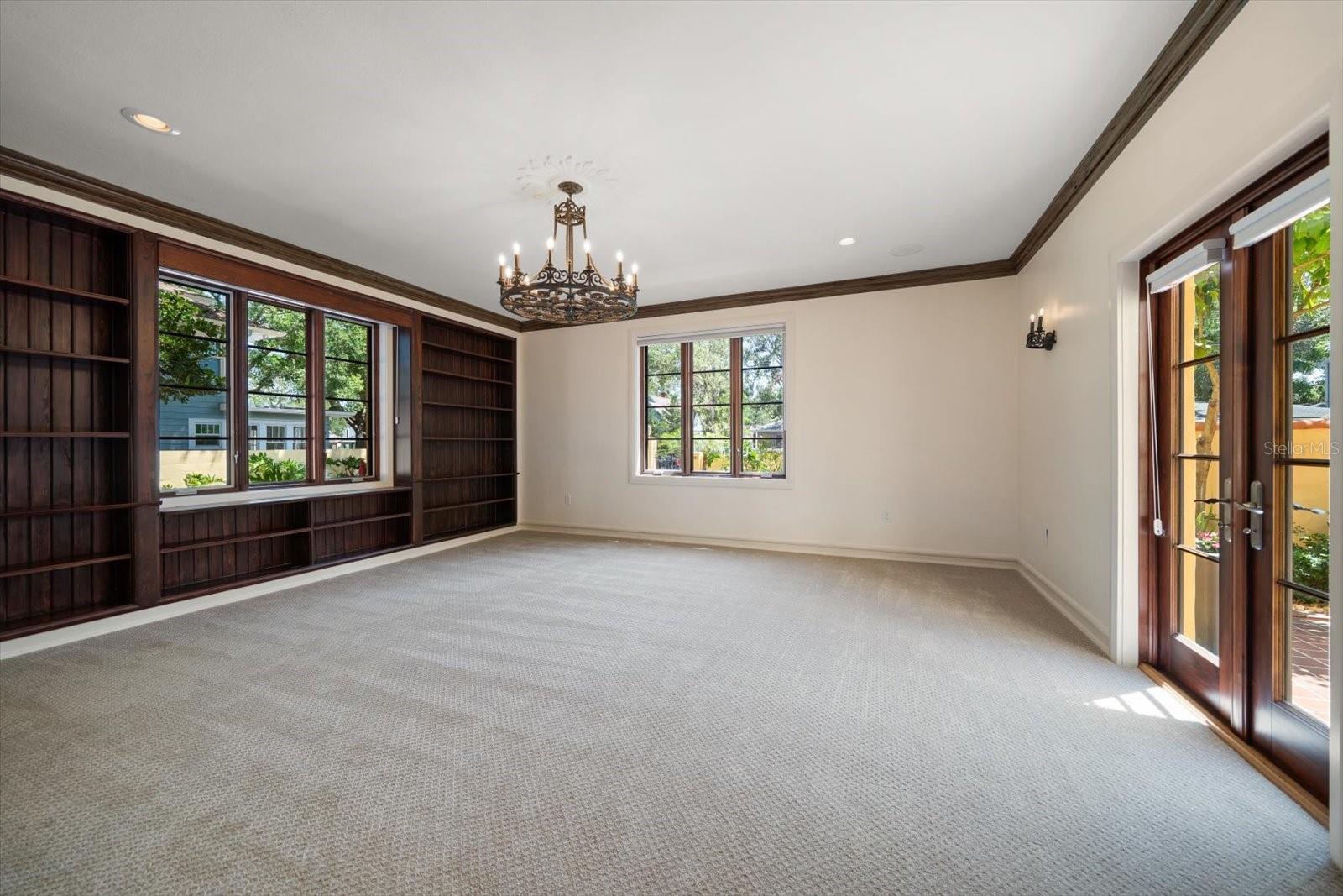Image 33 of 100 For 843 17th Avenue N