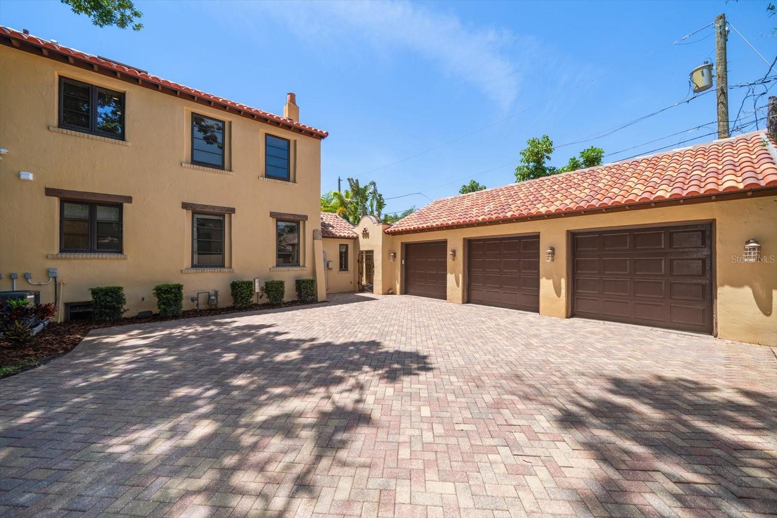 Image 73 of 100 For 843 17th Avenue N