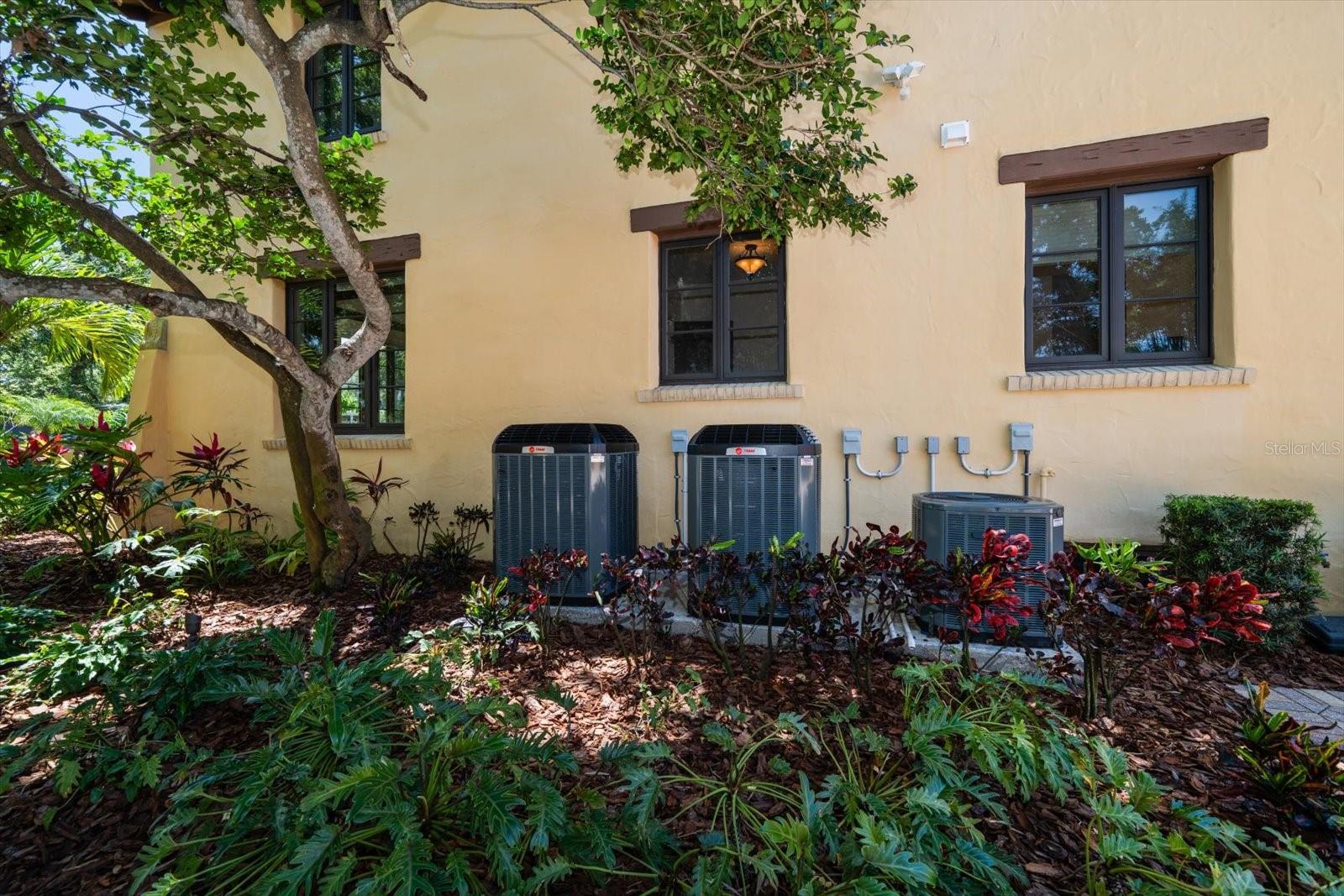 Image 74 of 100 For 843 17th Avenue N