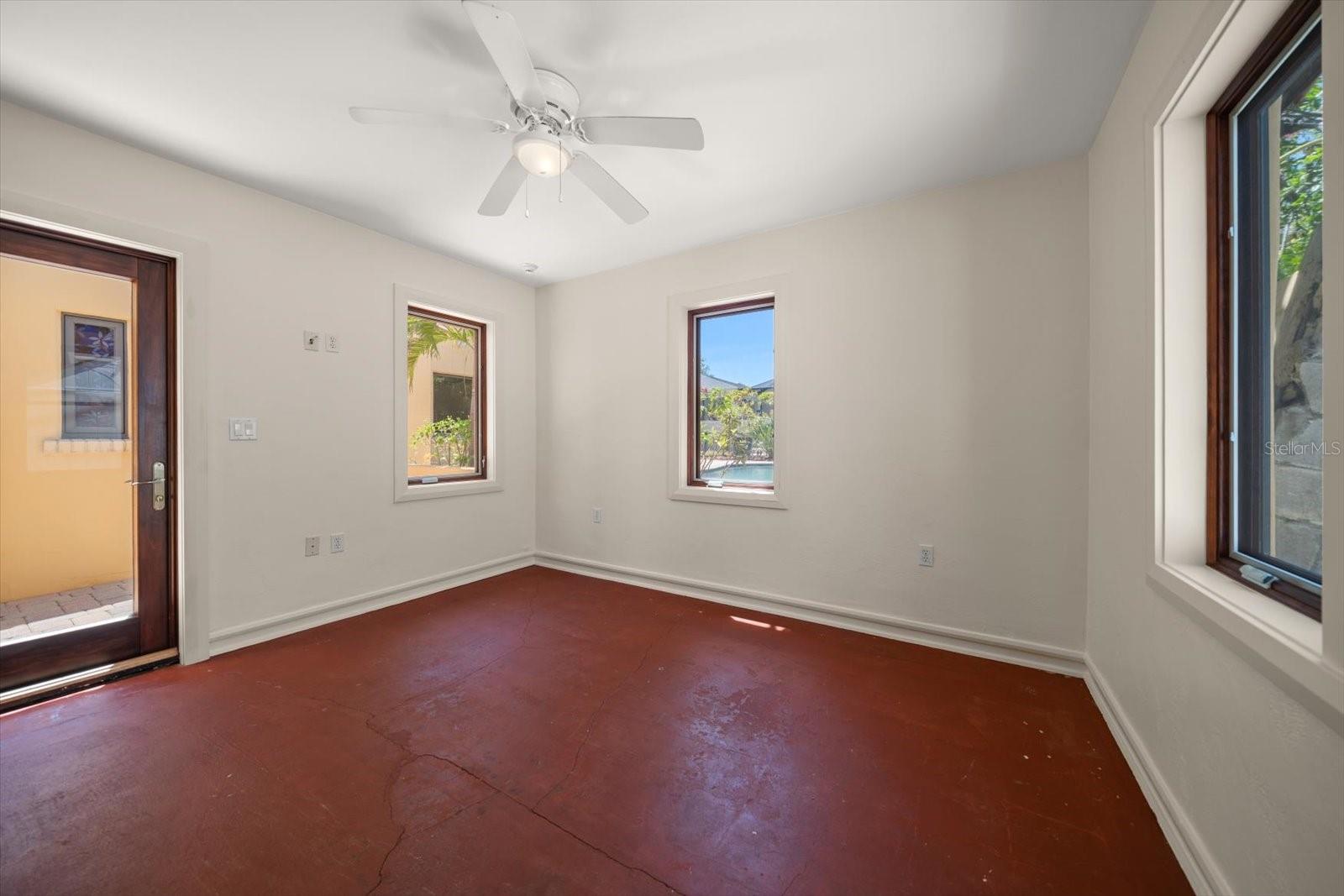 Image 79 of 100 For 843 17th Avenue N