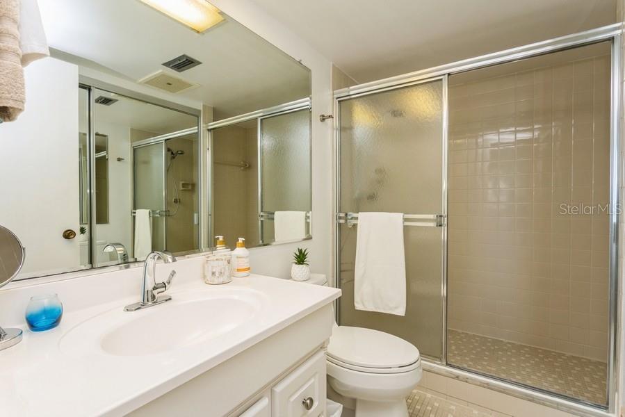 Image 24 of 33 For 17900 Gulf Boulevard 1b