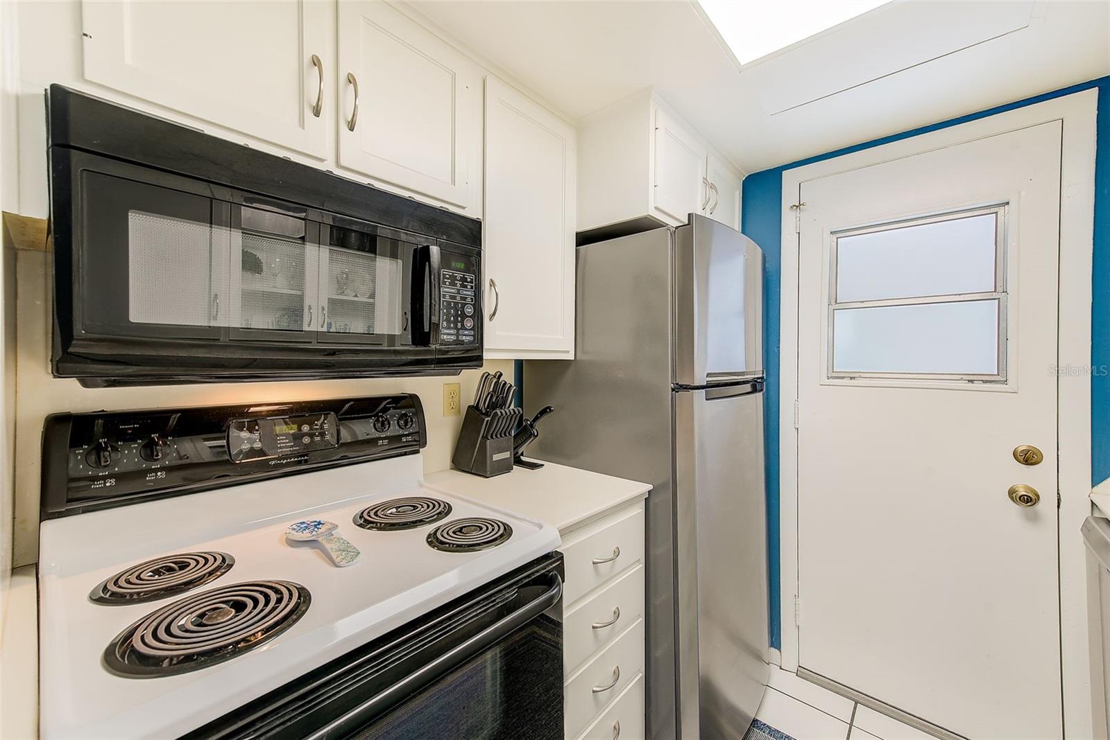 Image 15 of 39 For 1137 King Arthur Court 501