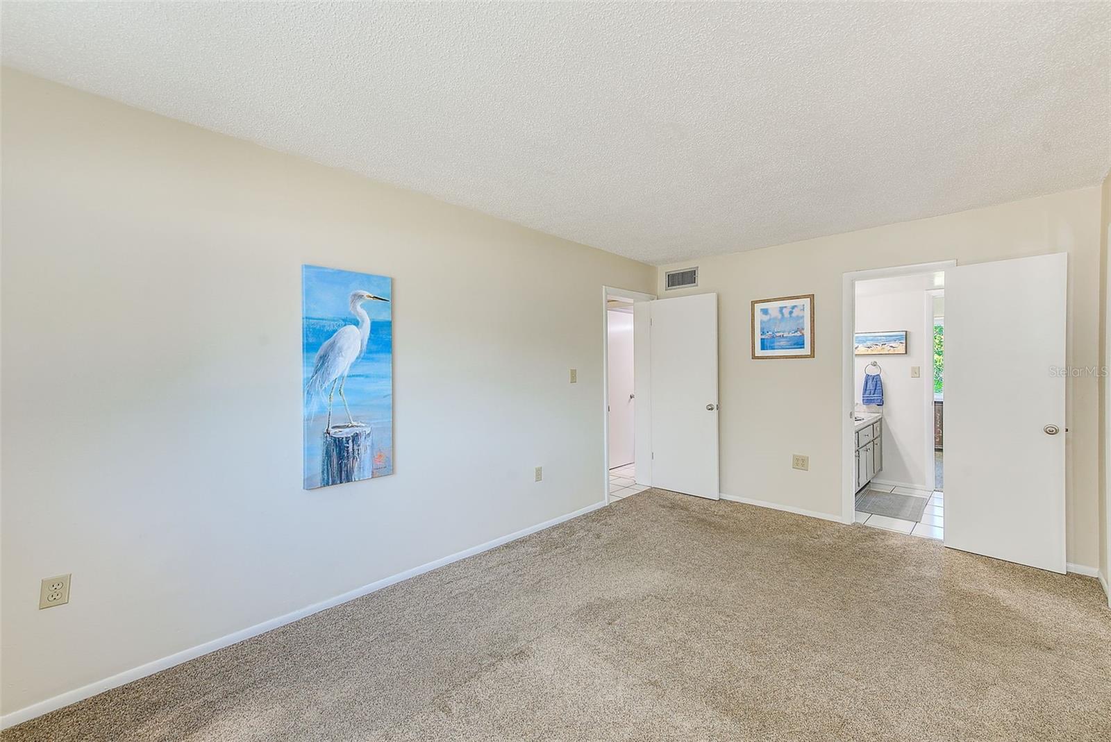 Image 18 of 39 For 1137 King Arthur Court 501