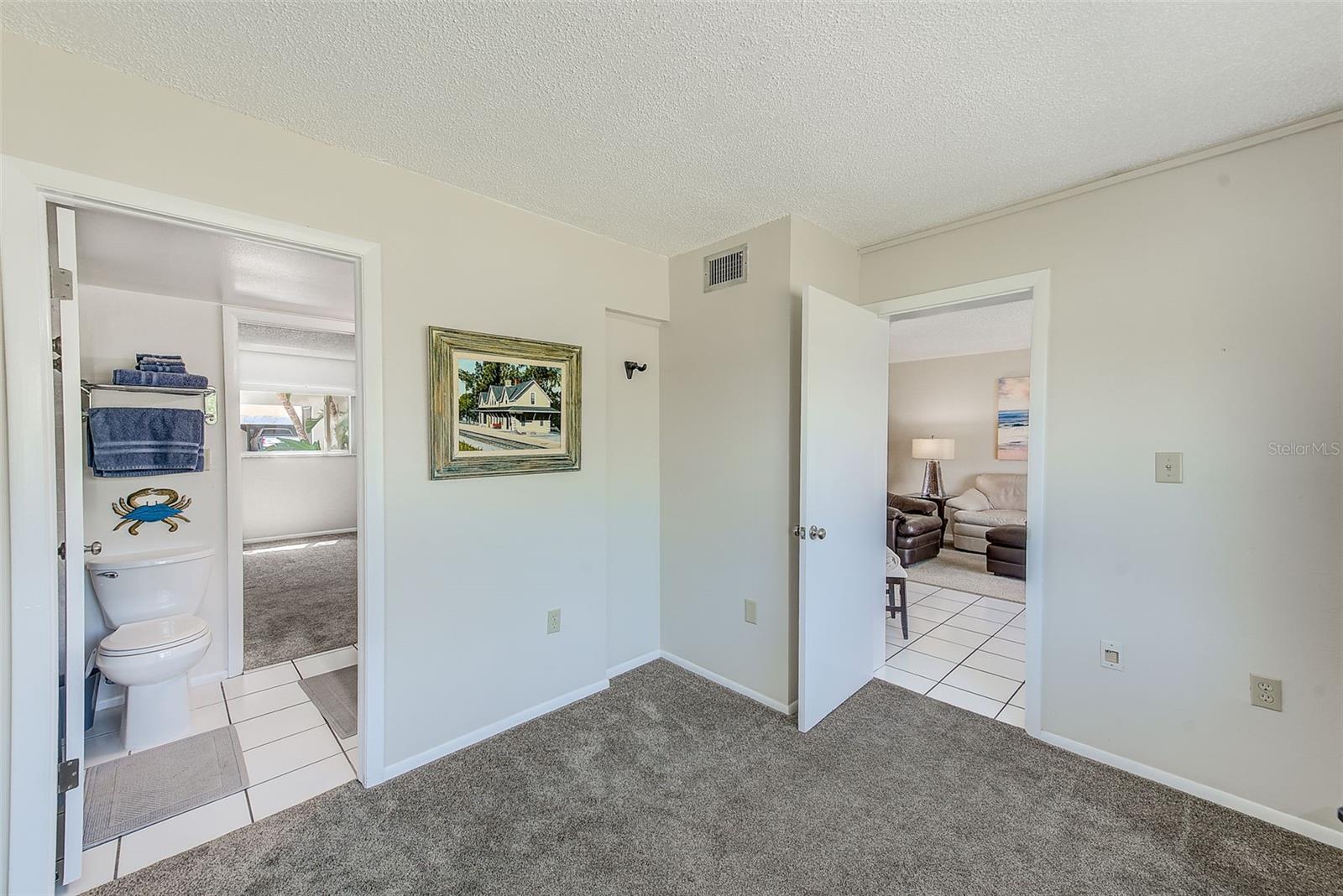 Image 22 of 39 For 1137 King Arthur Court 501