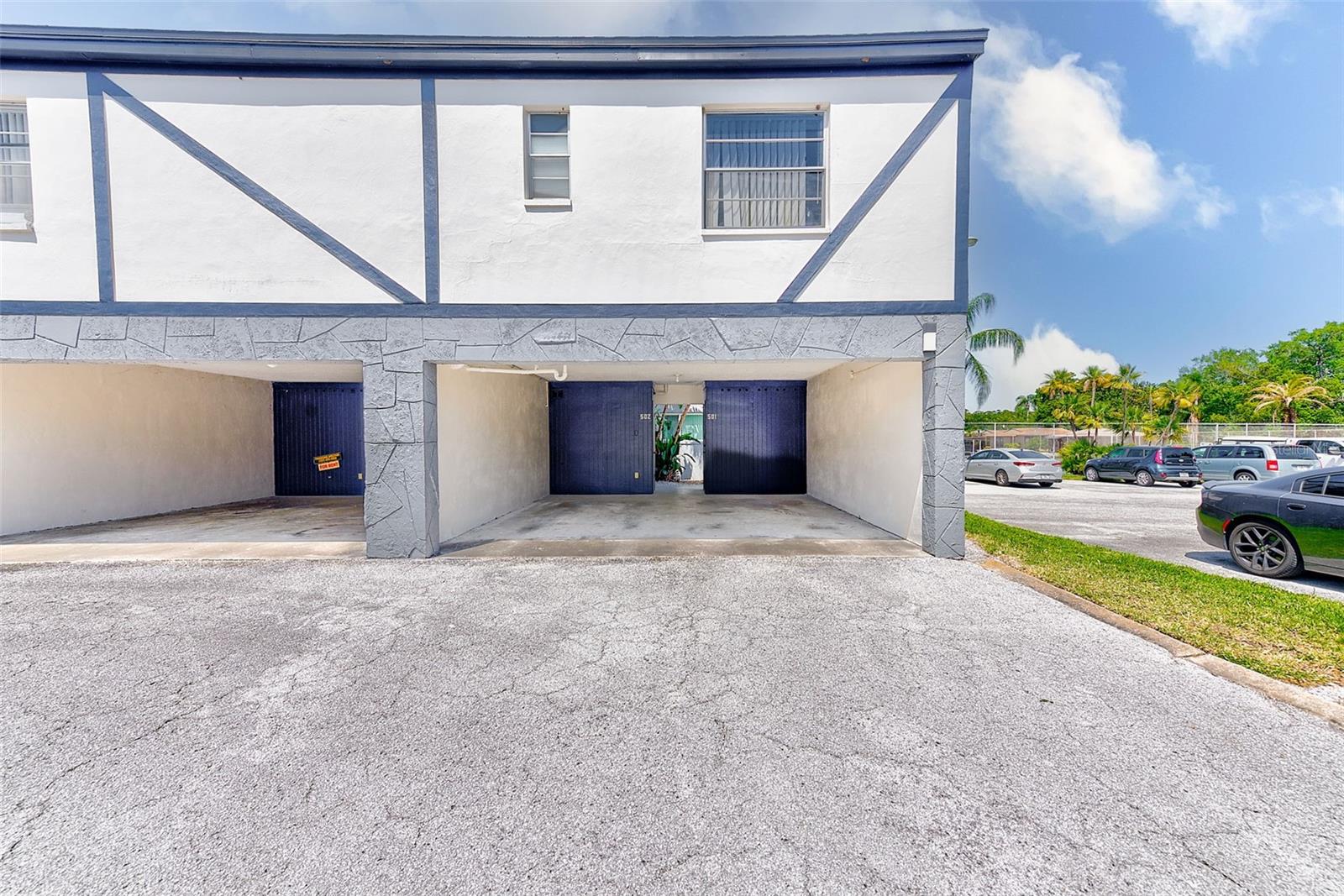 Image 31 of 39 For 1137 King Arthur Court 501