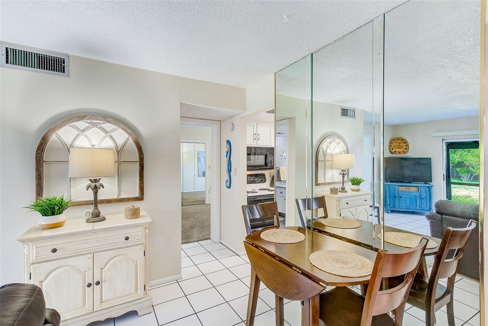 Image 9 of 39 For 1137 King Arthur Court 501