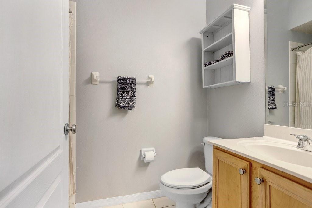 Image 37 of 54 For 808 Hickory Glen Drive