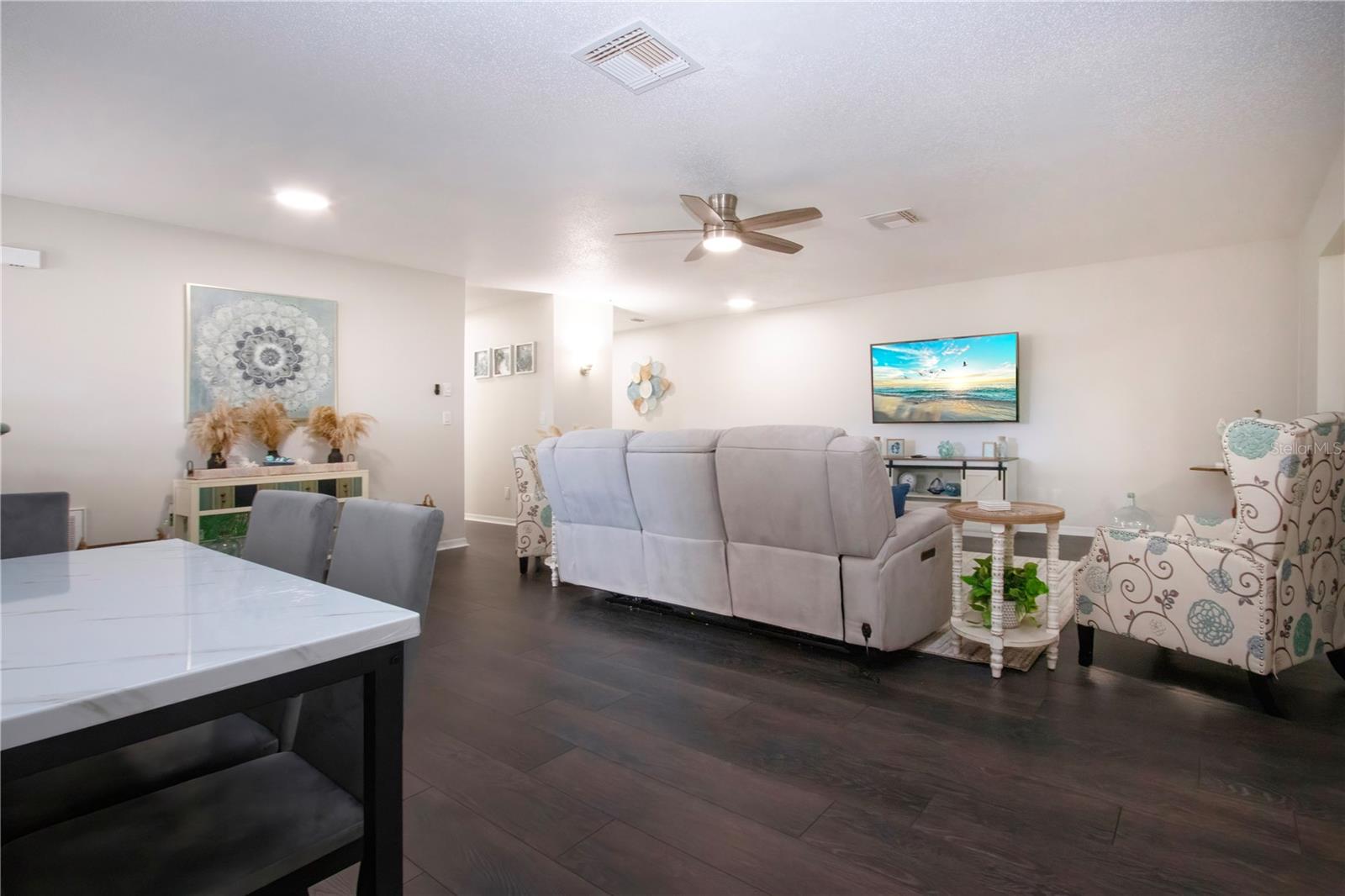 Image 19 of 74 For 2429 Lancaster Drive 2429