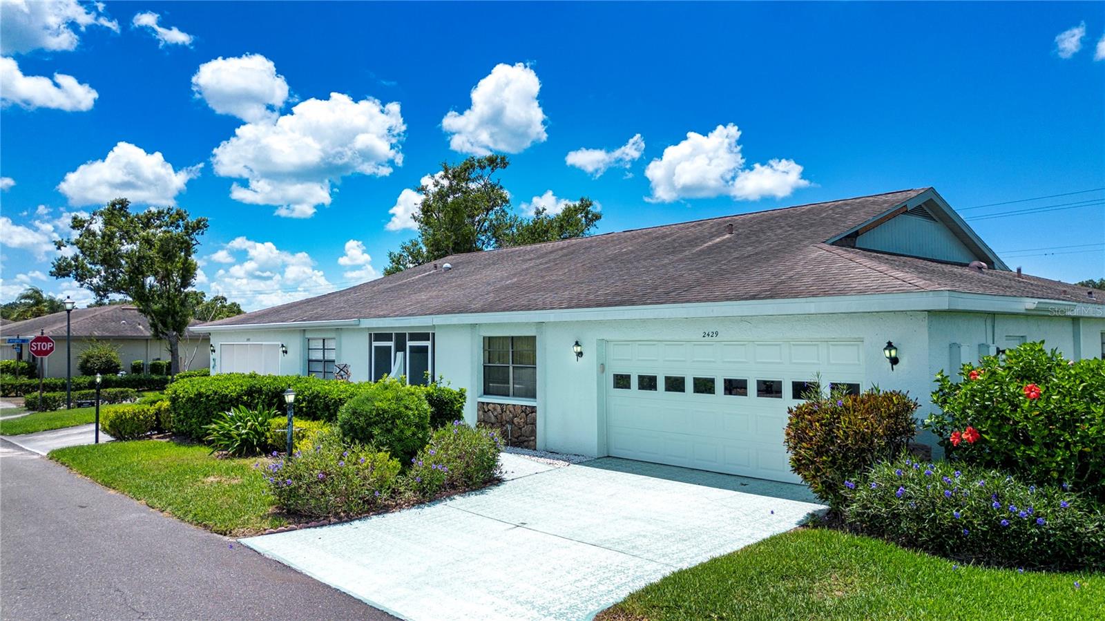 Image 4 of 74 For 2429 Lancaster Drive 2429