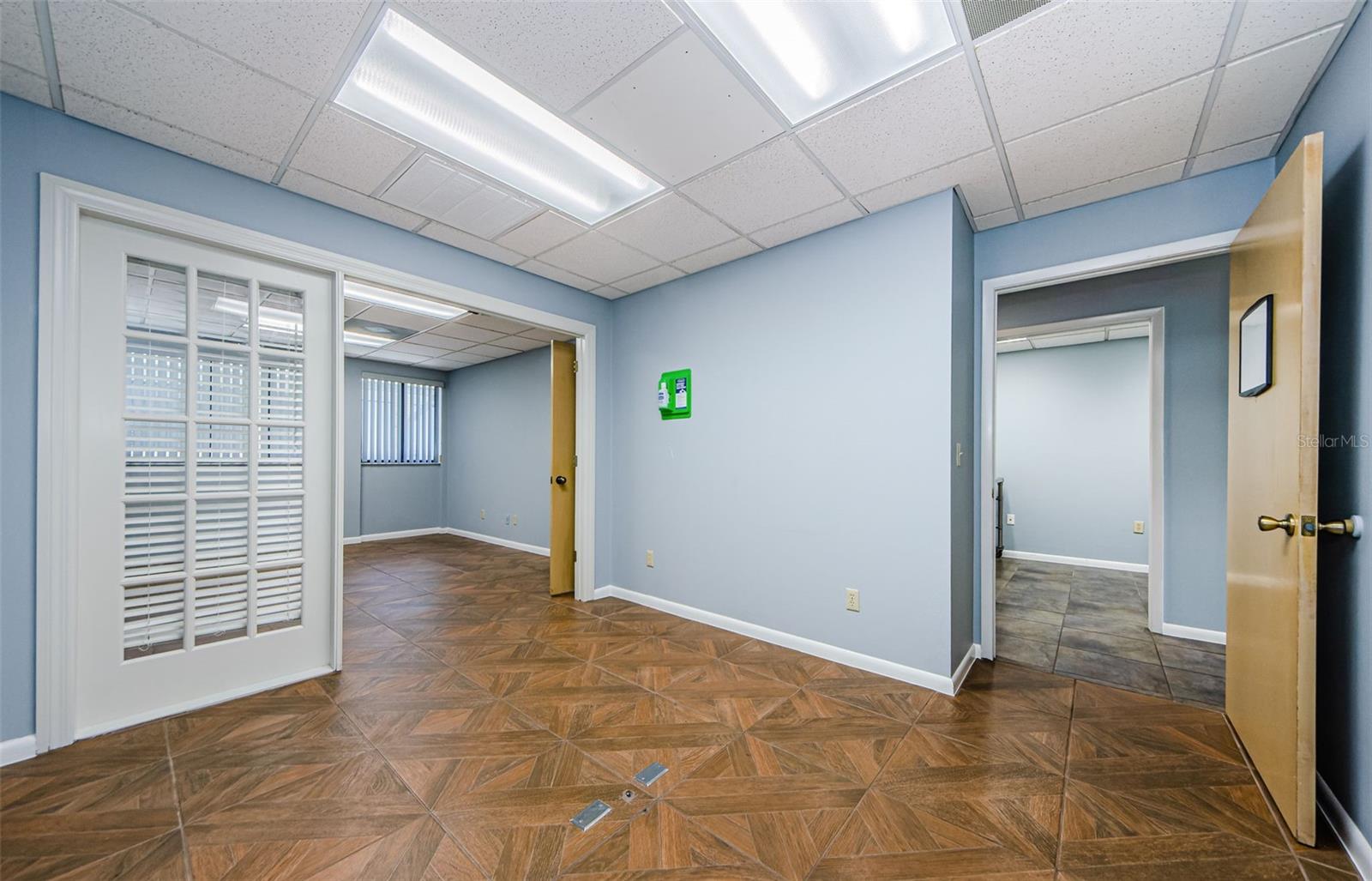 Image 10 of 25 For 701 Enterprise Road E 300