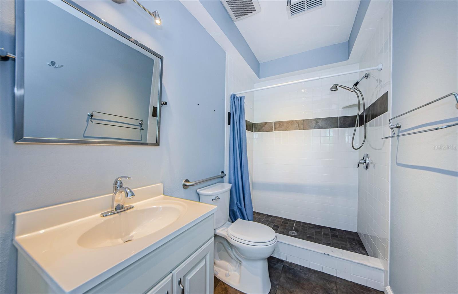 Image 18 of 25 For 701 Enterprise Road E 300
