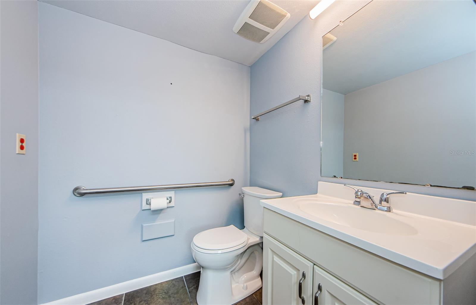 Image 19 of 25 For 701 Enterprise Road E 300