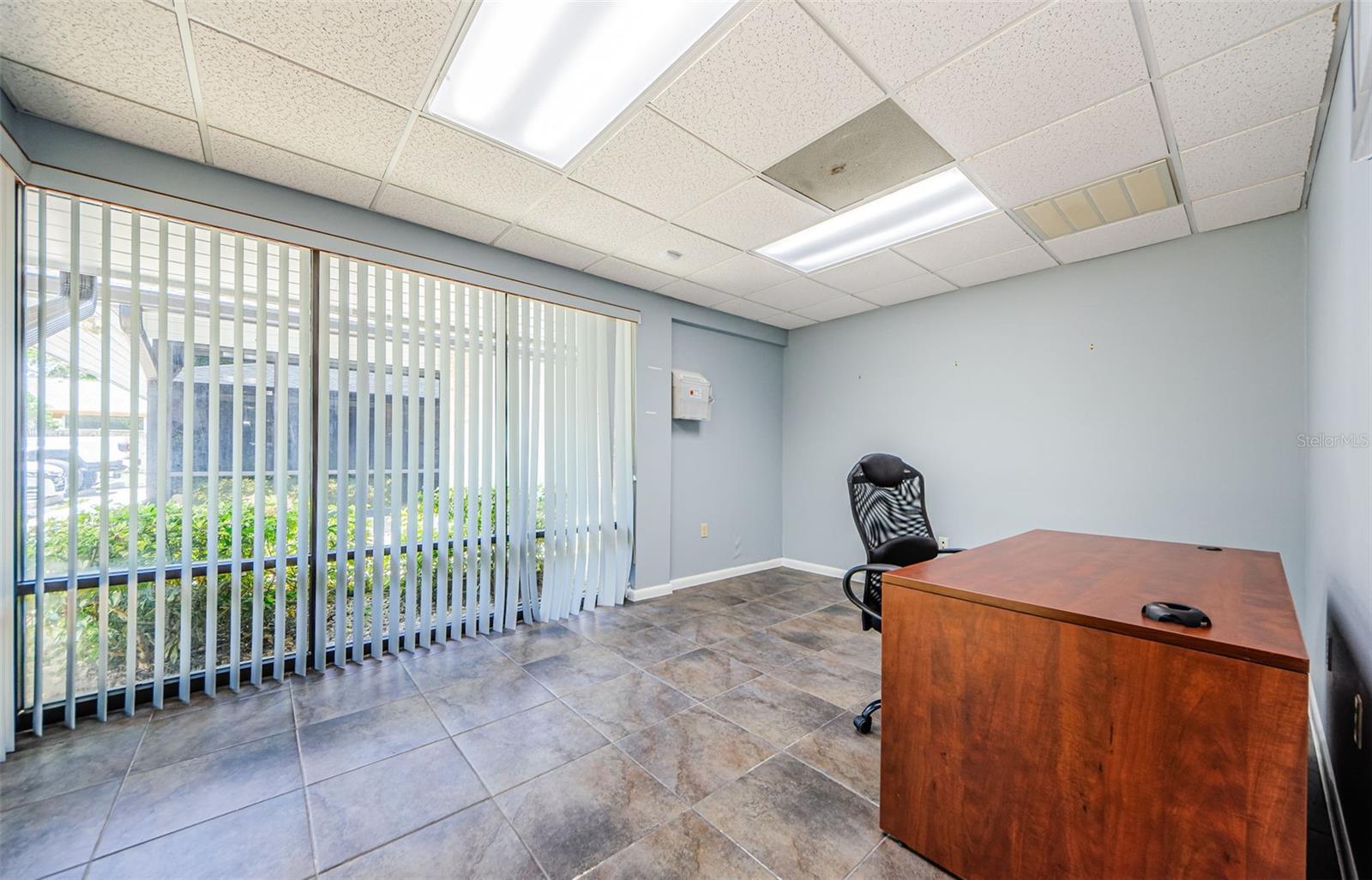 Image 5 of 25 For 701 Enterprise Road E 300