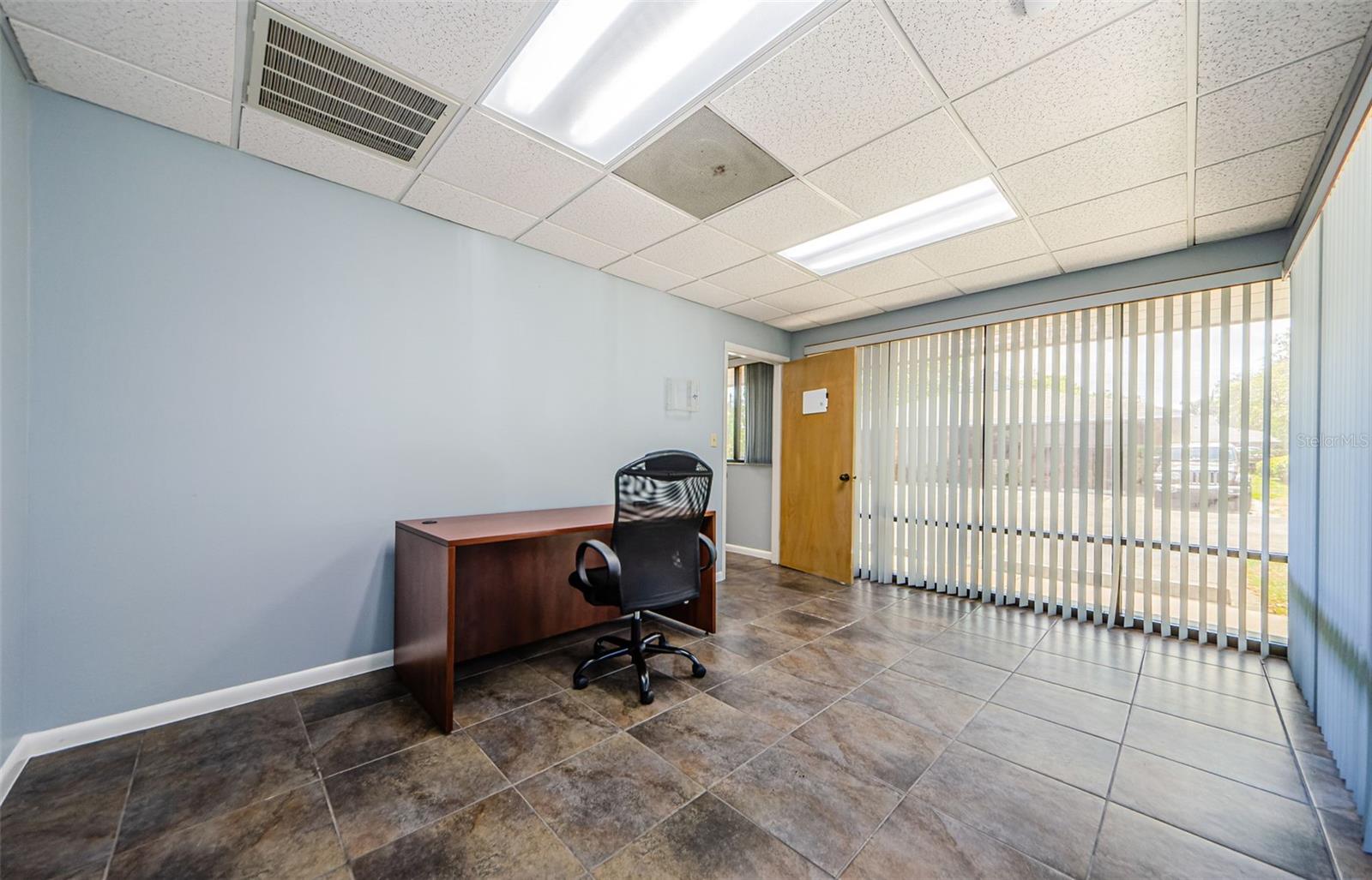 Image 6 of 25 For 701 Enterprise Road E 300