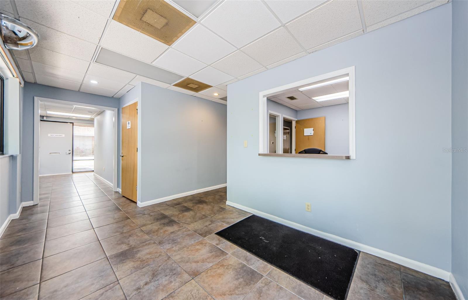Image 7 of 25 For 701 Enterprise Road E 300