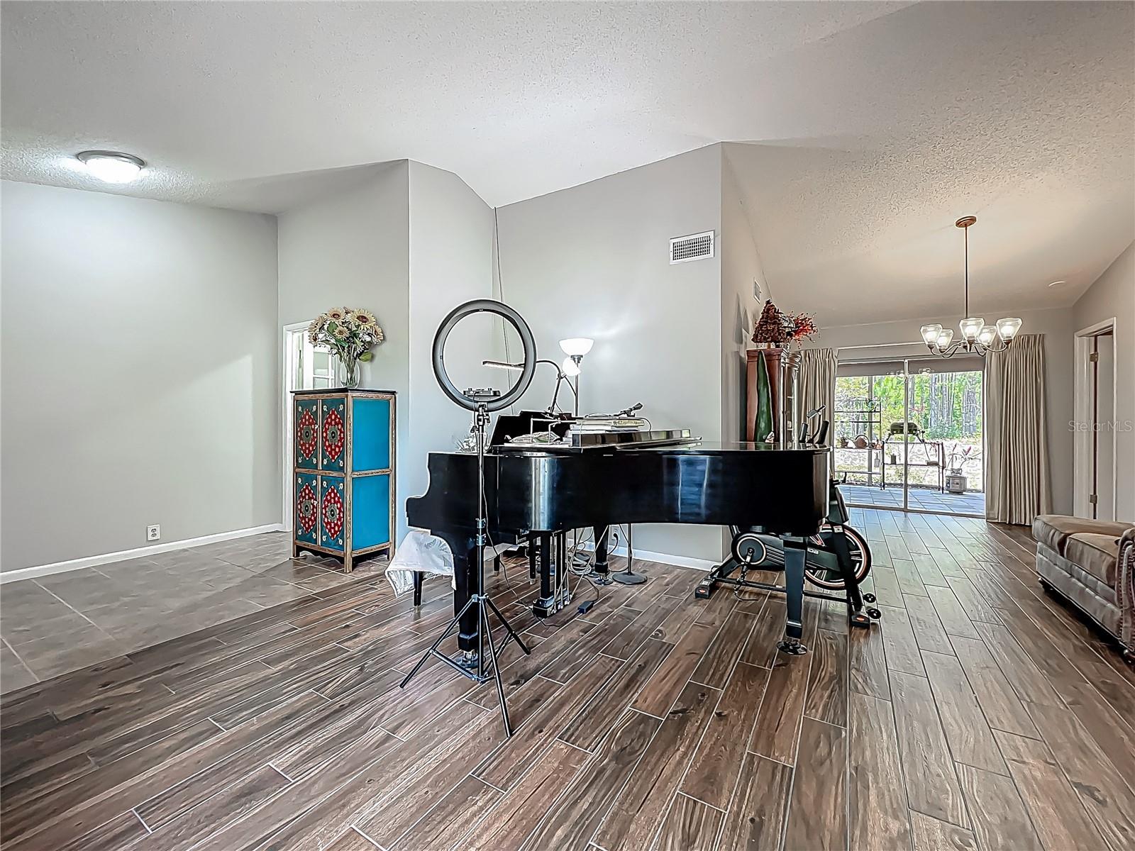 Image 10 of 46 For 3932 Watson Drive