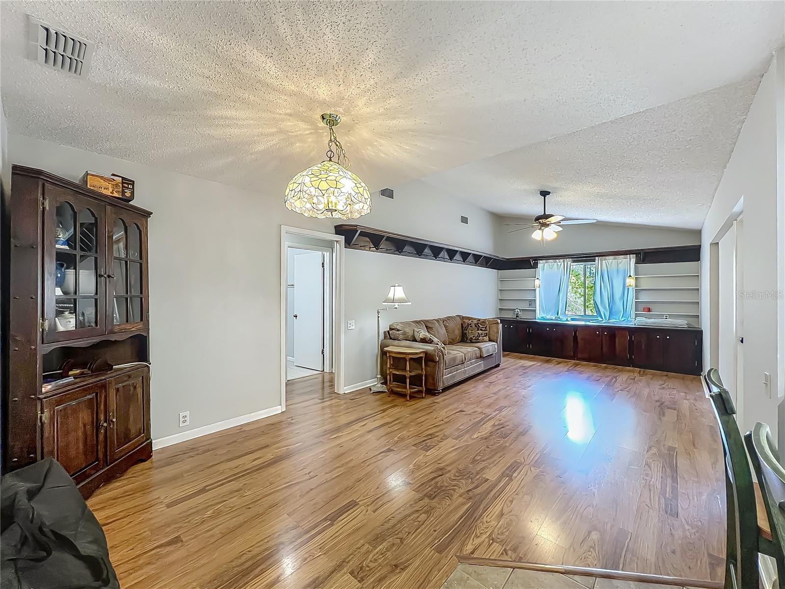 Image 23 of 46 For 3932 Watson Drive