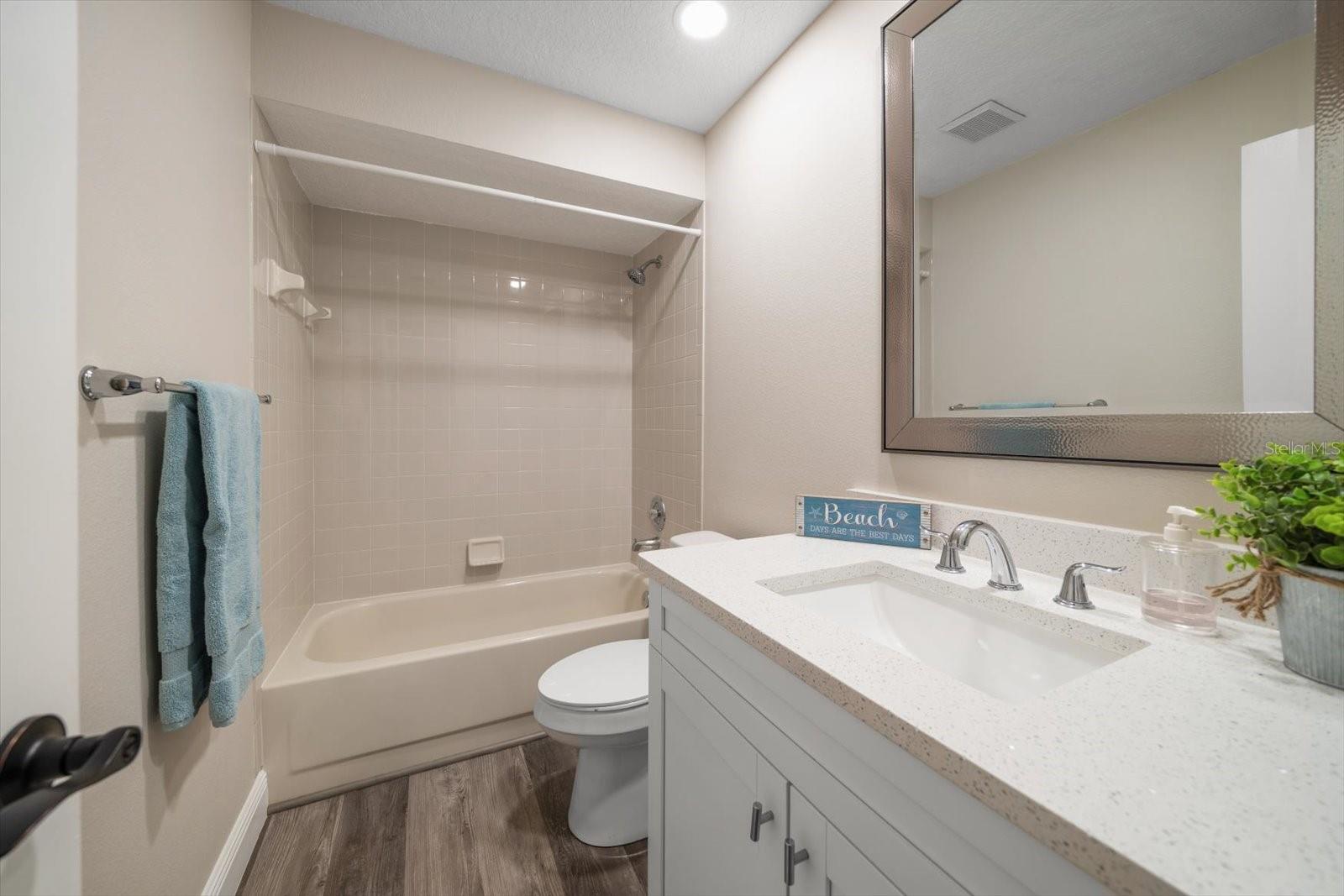 Image 31 of 47 For 2170 Elm Street 906