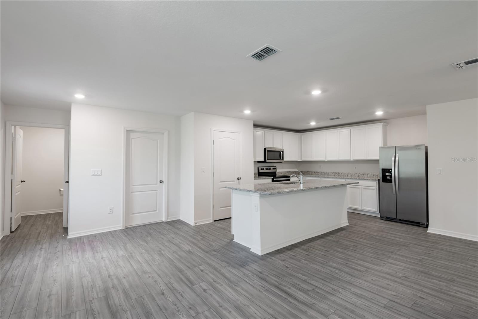 Image 3 of 22 For 587 Bay Leaf Drive