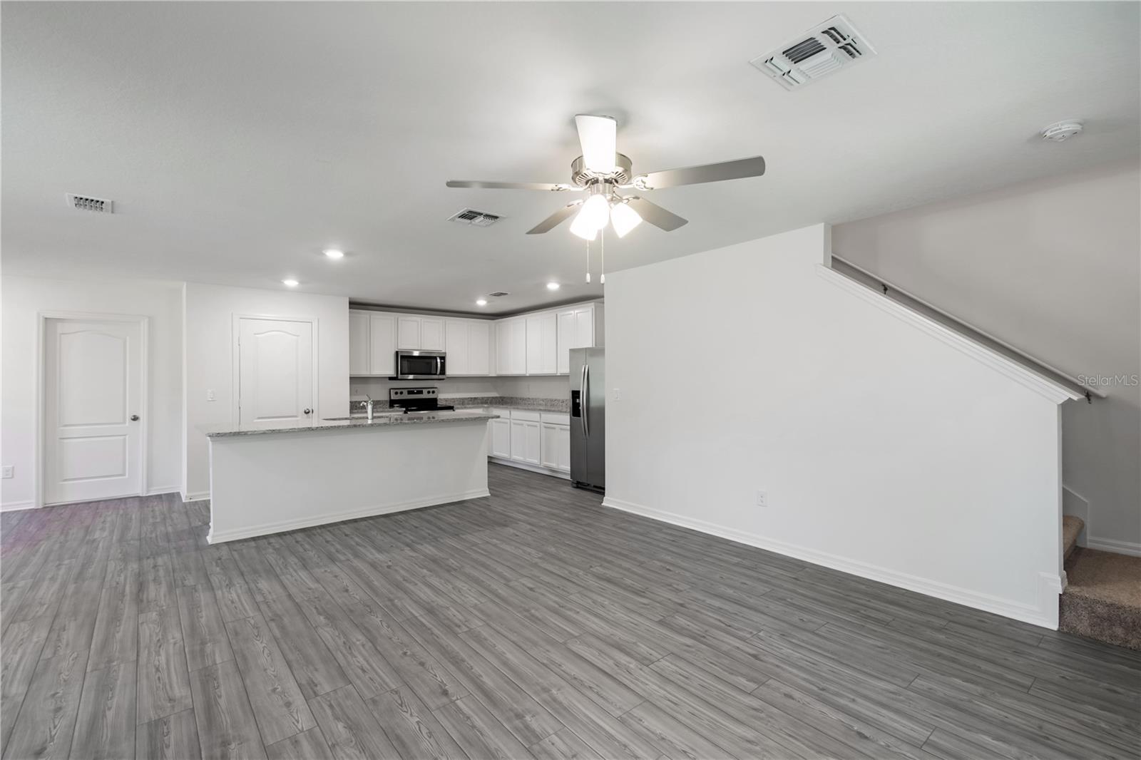 Image 8 of 22 For 587 Bay Leaf Drive