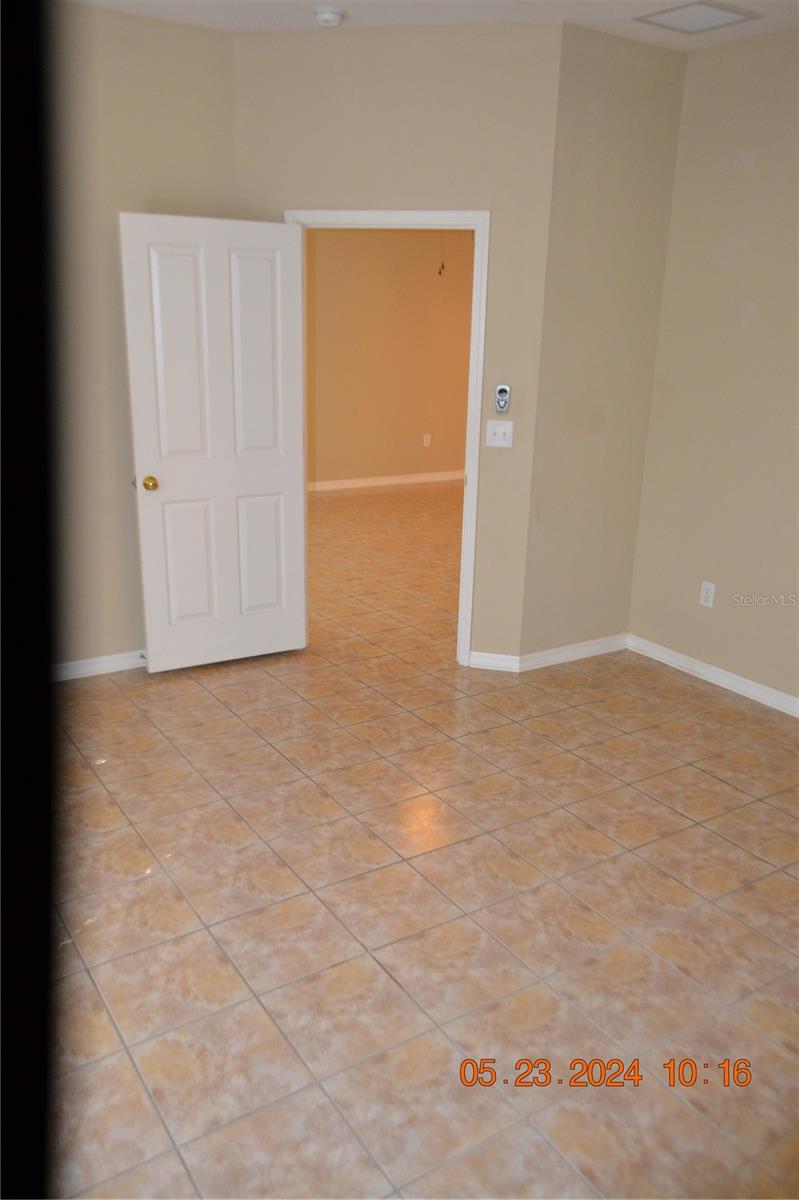 Image 4 of 20 For 2834 Tanglewylde Drive