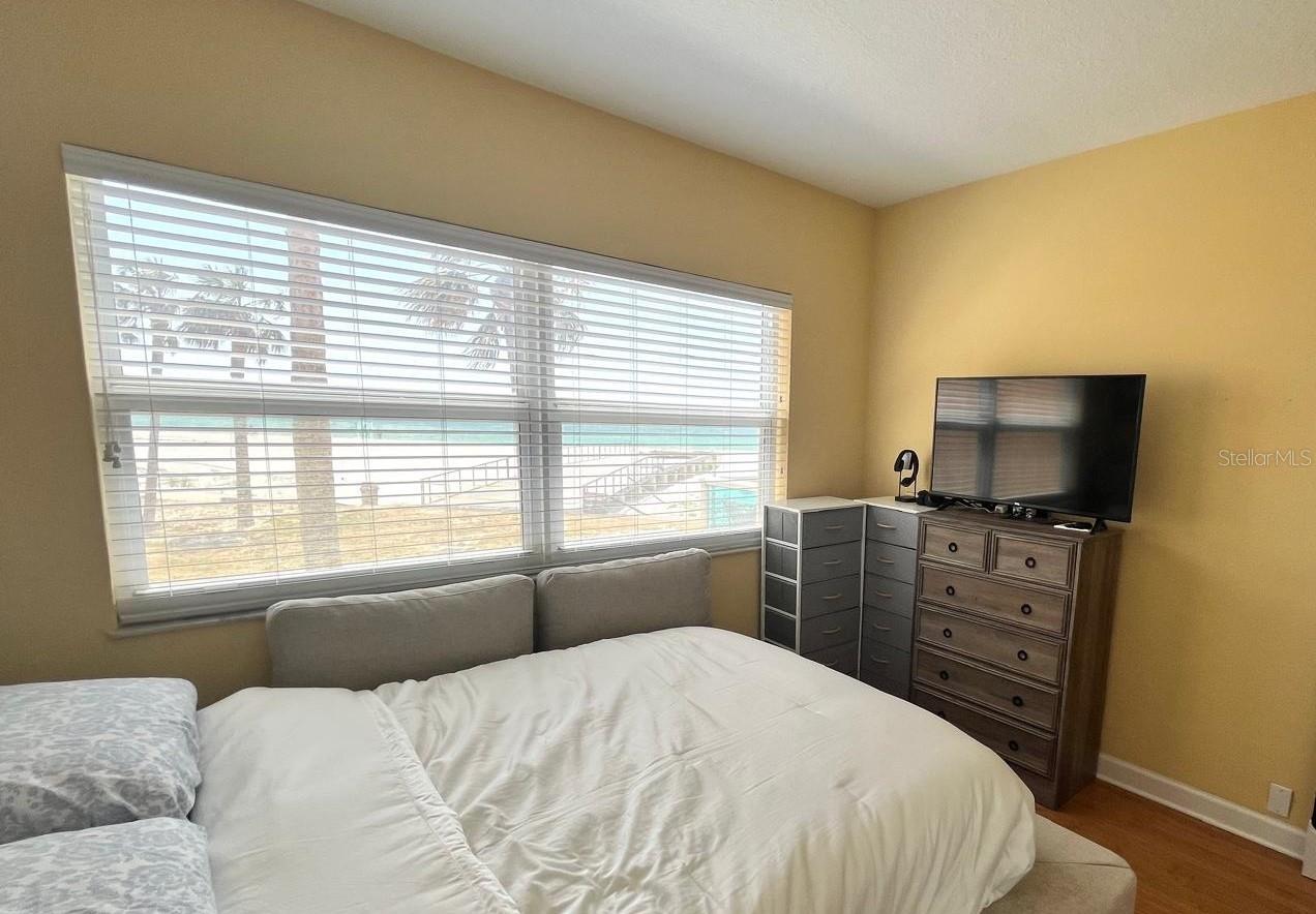 Image 30 of 63 For 880 Mandalay Avenue N109