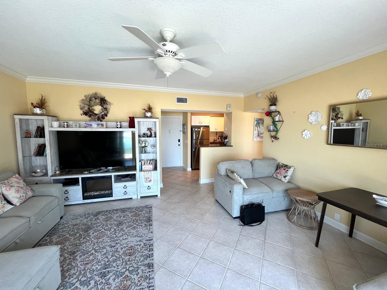 Image 9 of 63 For 880 Mandalay Avenue N109