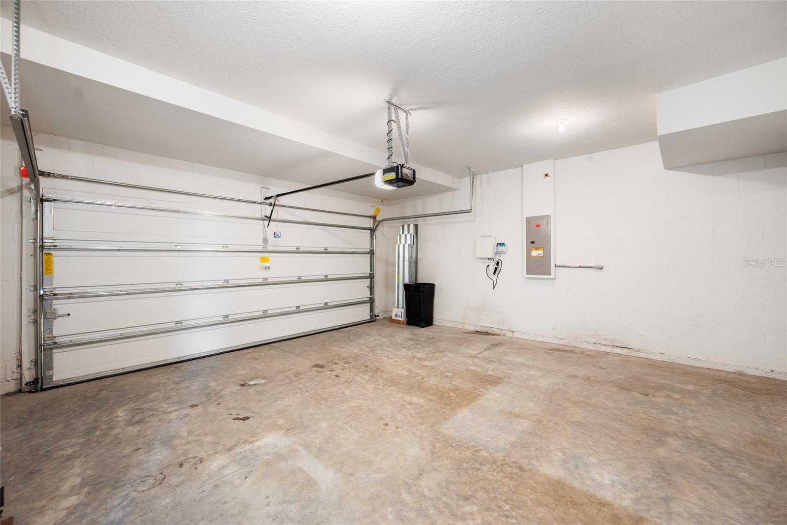 Image 21 of 59 For 8595 Prairie Creek Drive