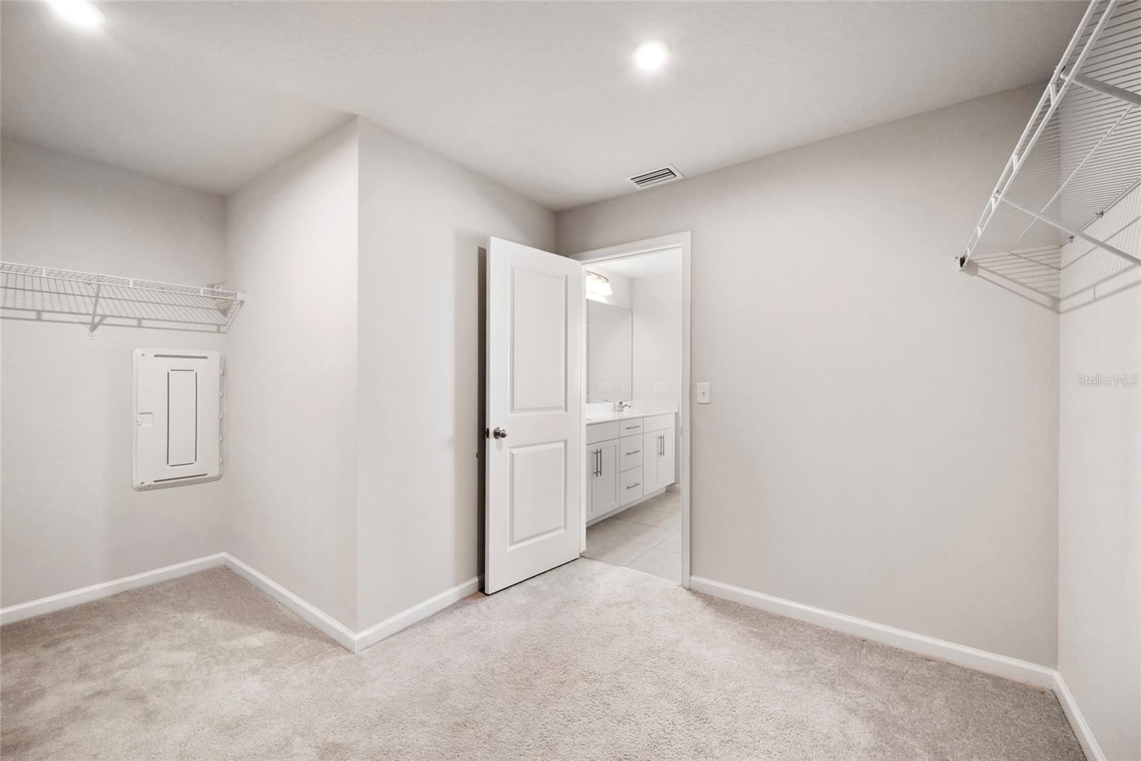 Image 31 of 59 For 8595 Prairie Creek Drive
