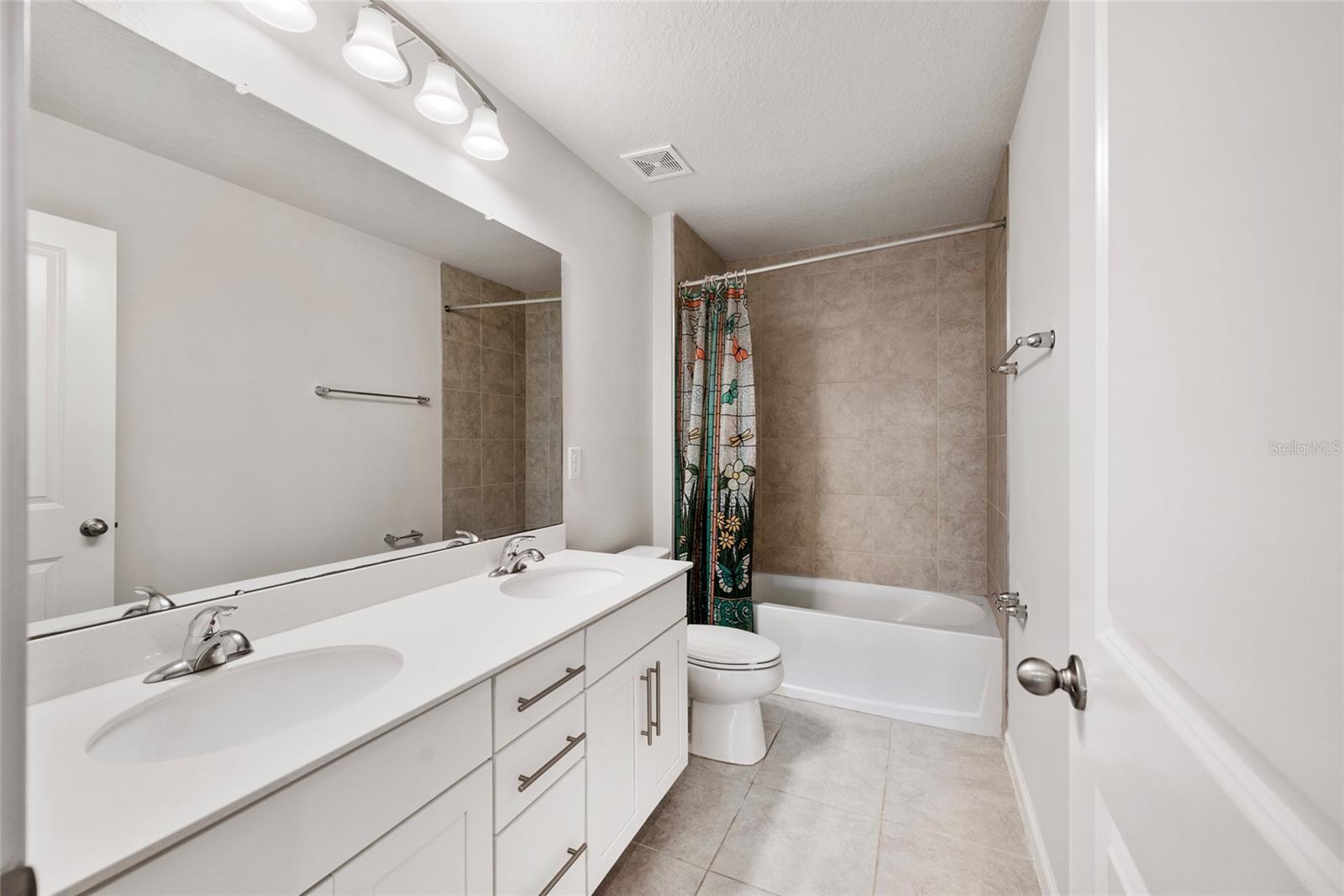 Image 35 of 59 For 8595 Prairie Creek Drive