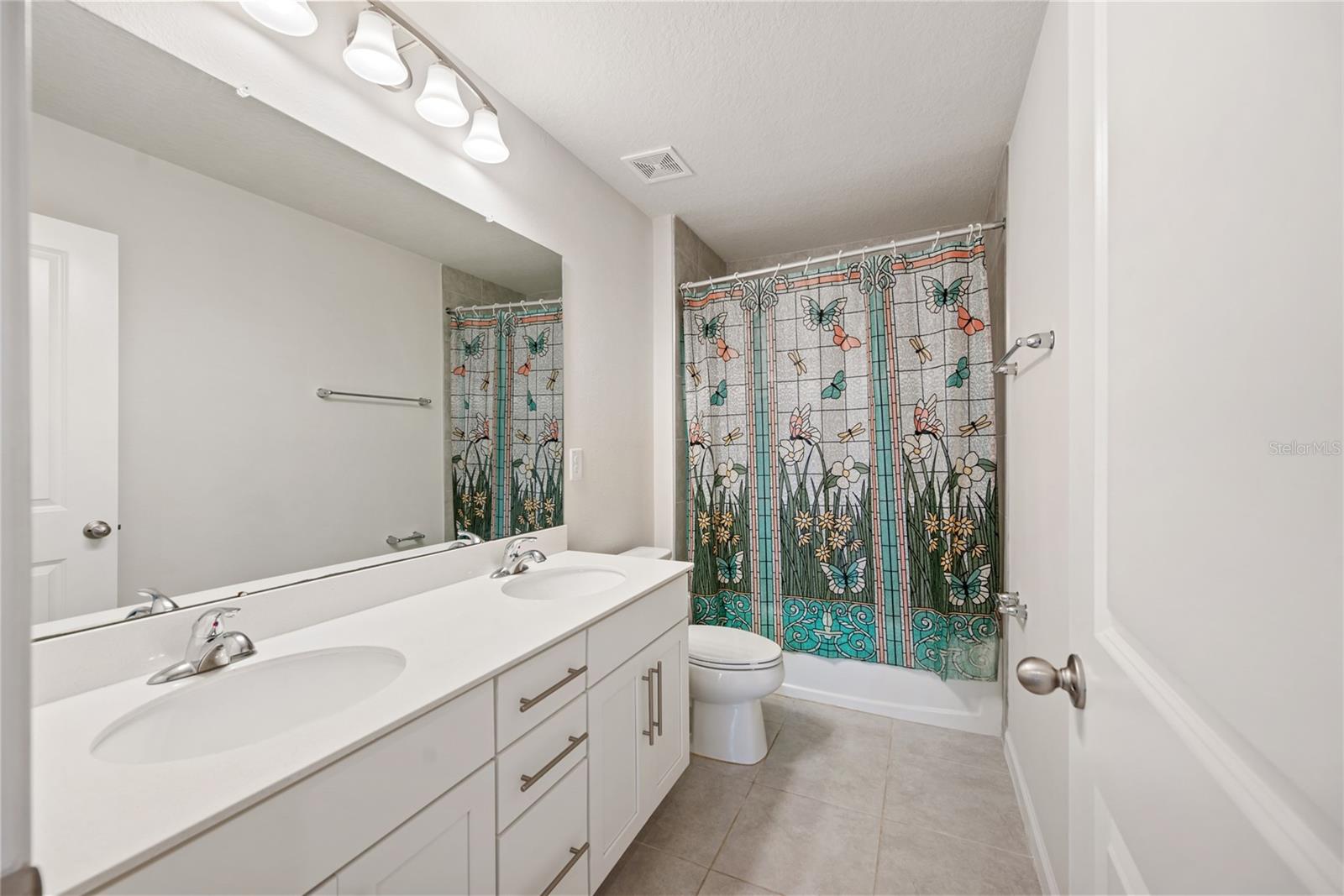 Image 36 of 59 For 8595 Prairie Creek Drive