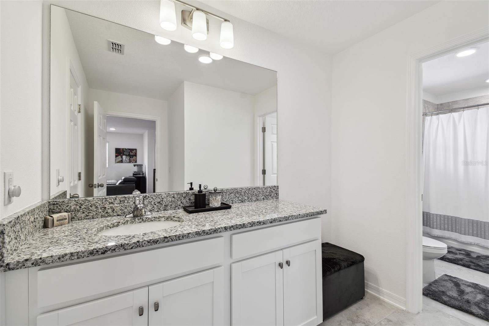 Image 40 of 55 For 9287 Crescent Ray Drive