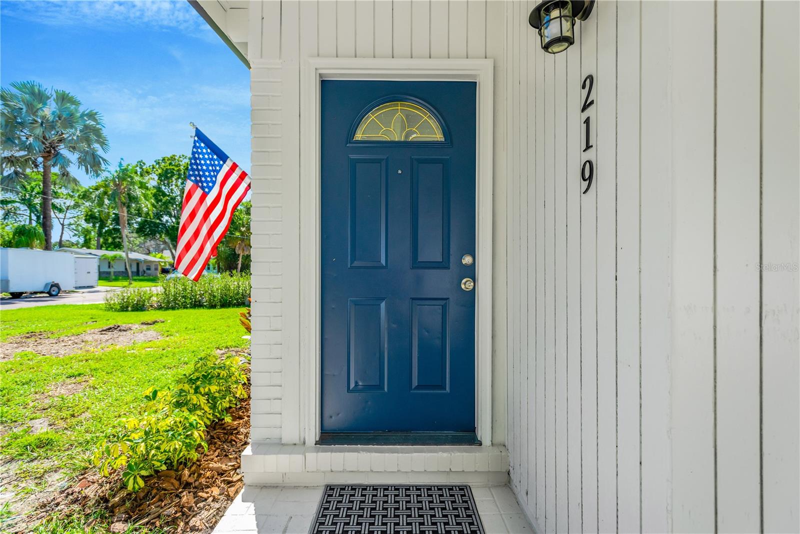 Image 3 of 39 For 219 80th Avenue Ne