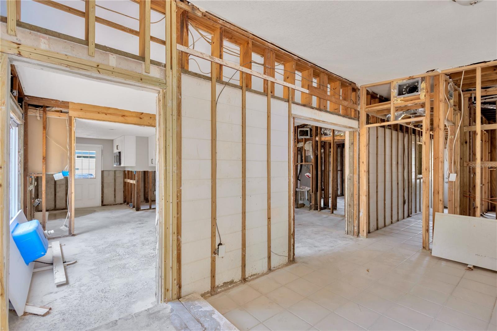 Image 5 of 39 For 219 80th Avenue Ne