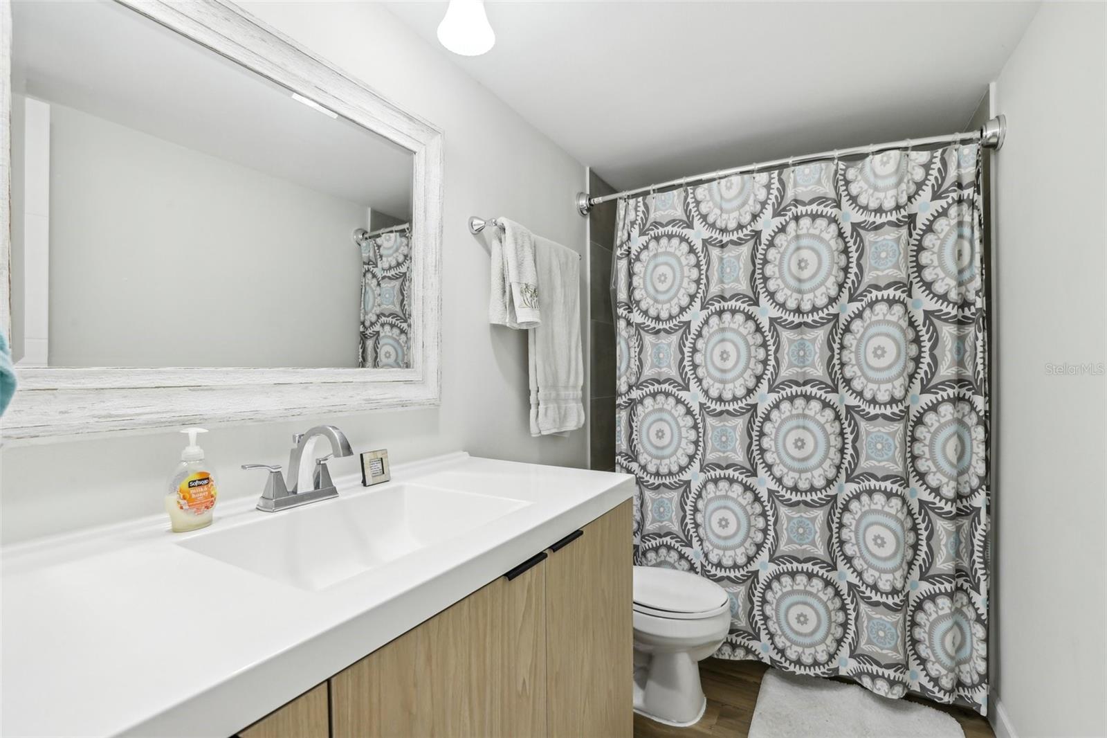 Image 25 of 42 For 2615 Cove Cay Drive 409