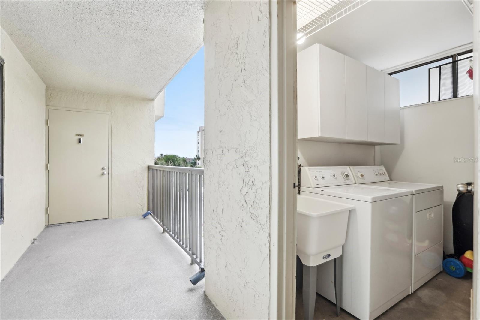 Image 27 of 42 For 2615 Cove Cay Drive 409