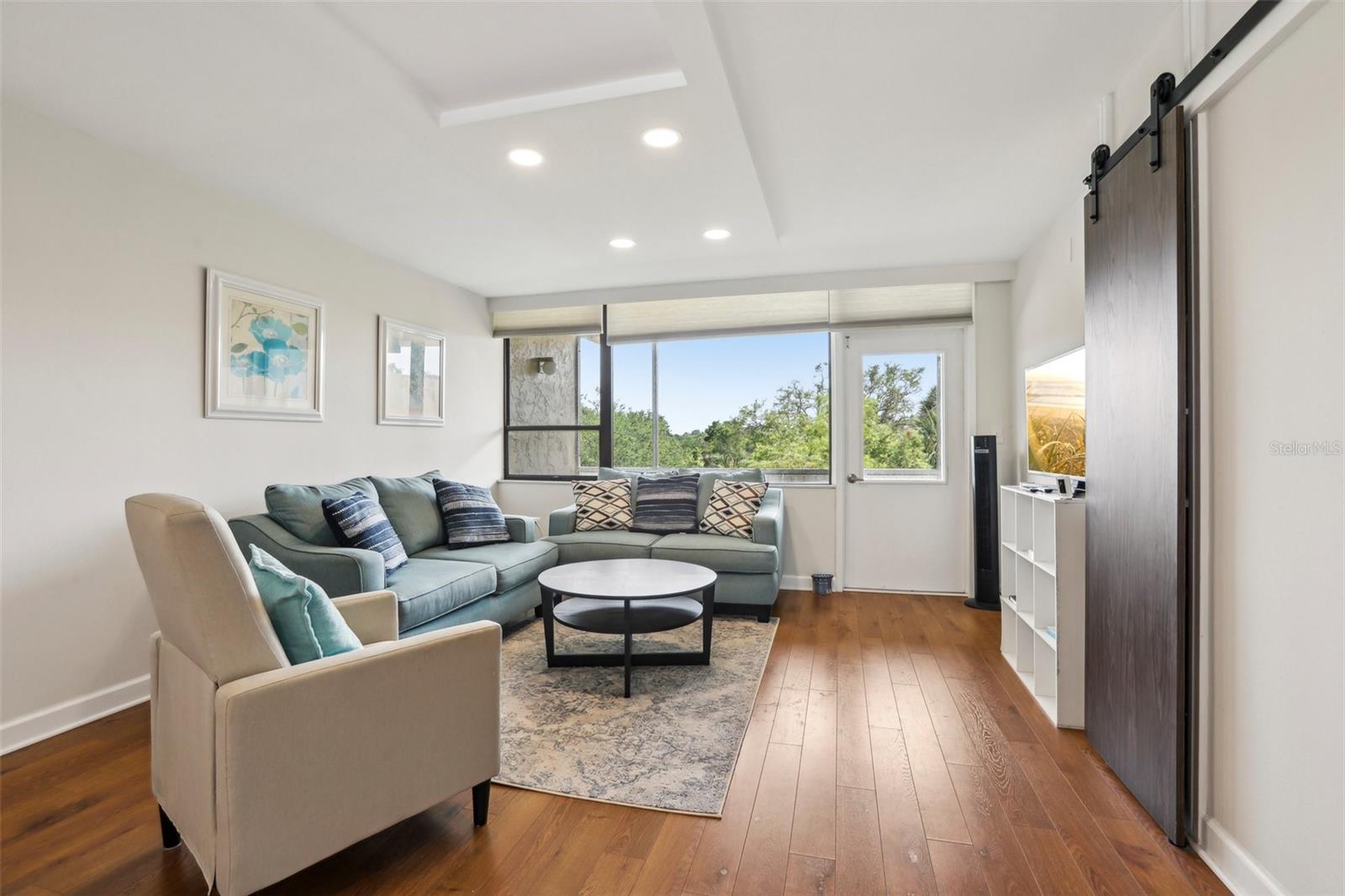 Image 3 of 42 For 2615 Cove Cay Drive 409