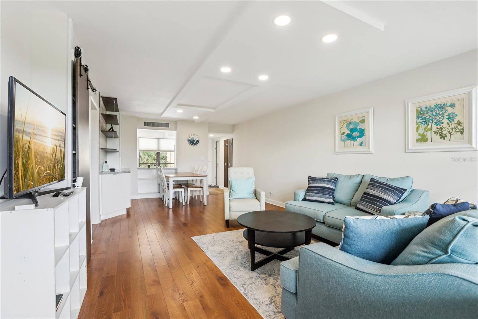 Image 7 of 42 For 2615 Cove Cay Drive 409