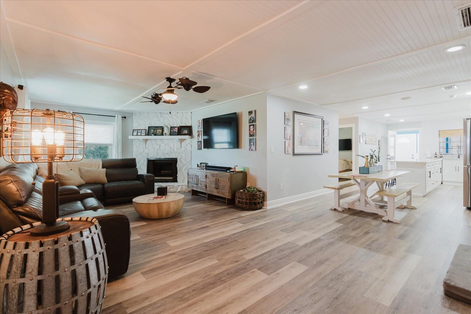 Image 11 of 80 For 7404 Bay Drive