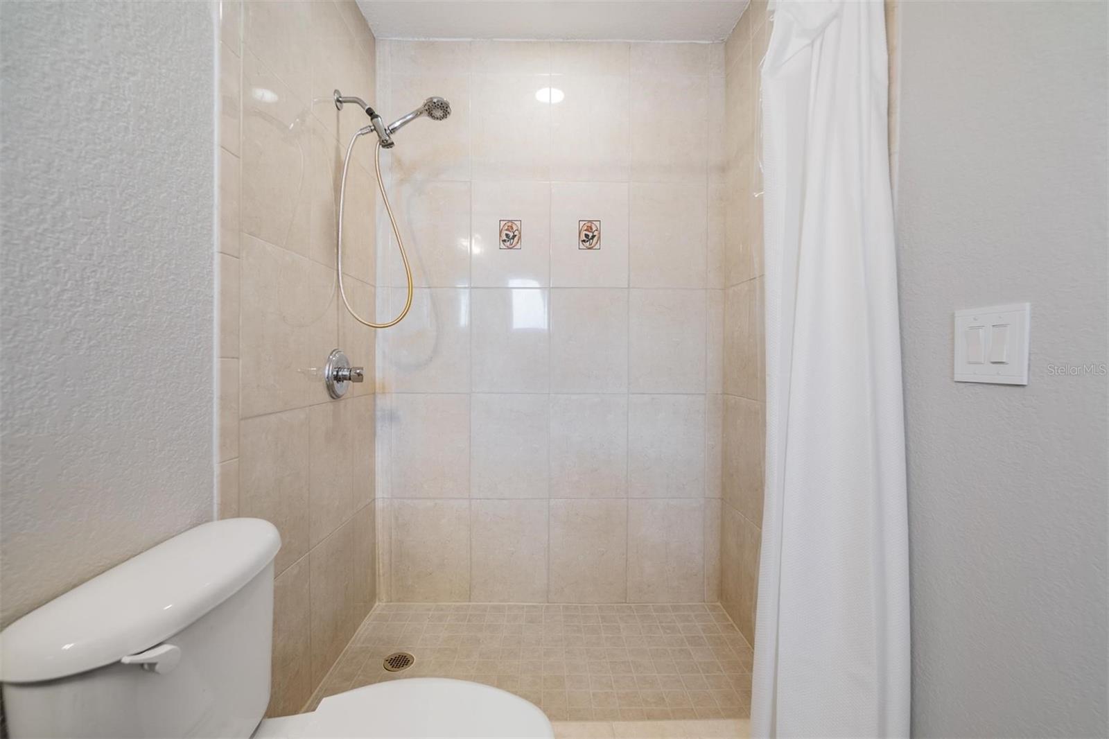 Image 16 of 25 For 7012 Trask Street
