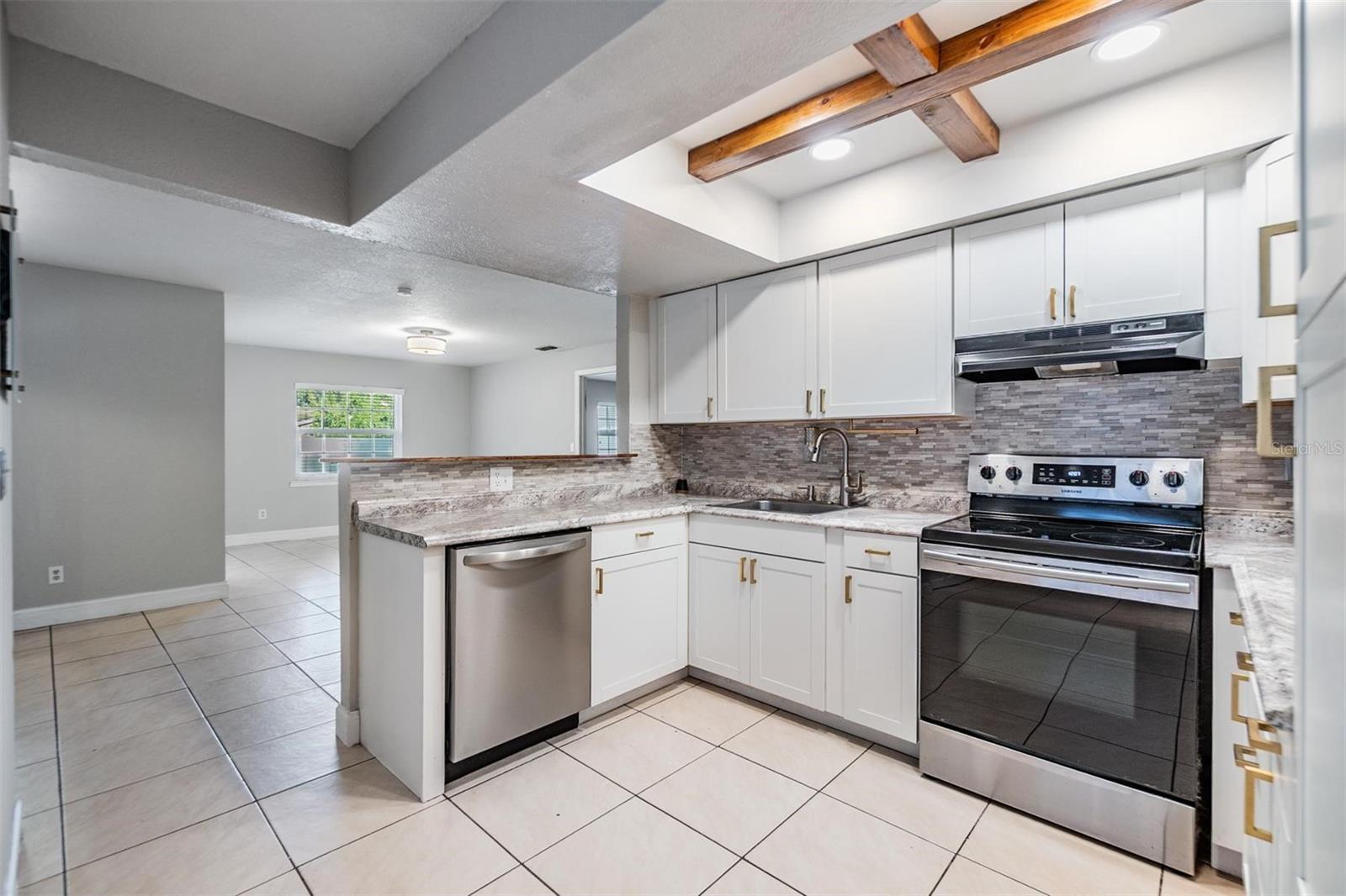Image 8 of 25 For 7012 Trask Street