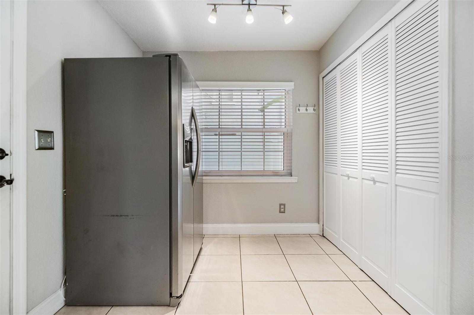 Image 9 of 25 For 7012 Trask Street