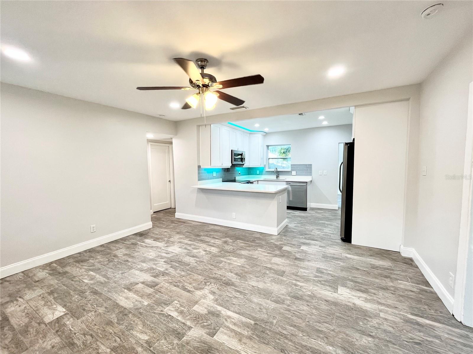Image 2 of 41 For 141 41st Avenue Ne