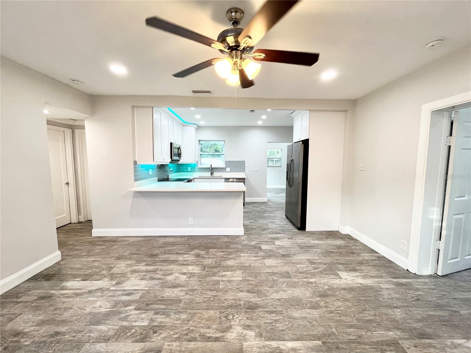 Image 3 of 41 For 141 41st Avenue Ne