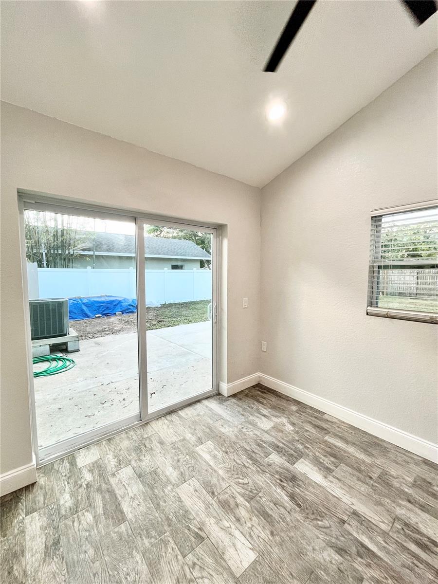 Image 37 of 41 For 141 41st Avenue Ne