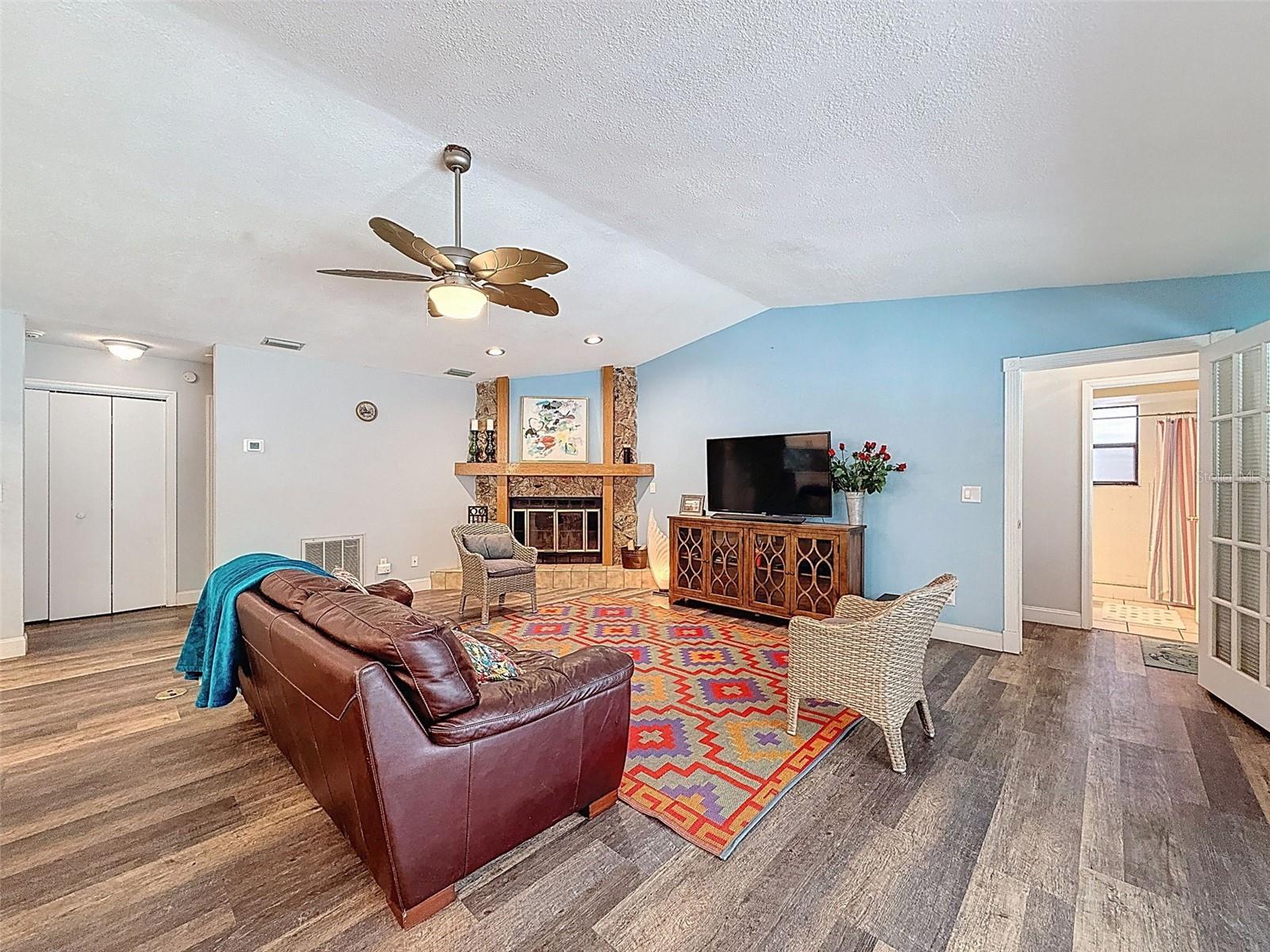 Image 16 of 69 For 44 Pinewood Circle