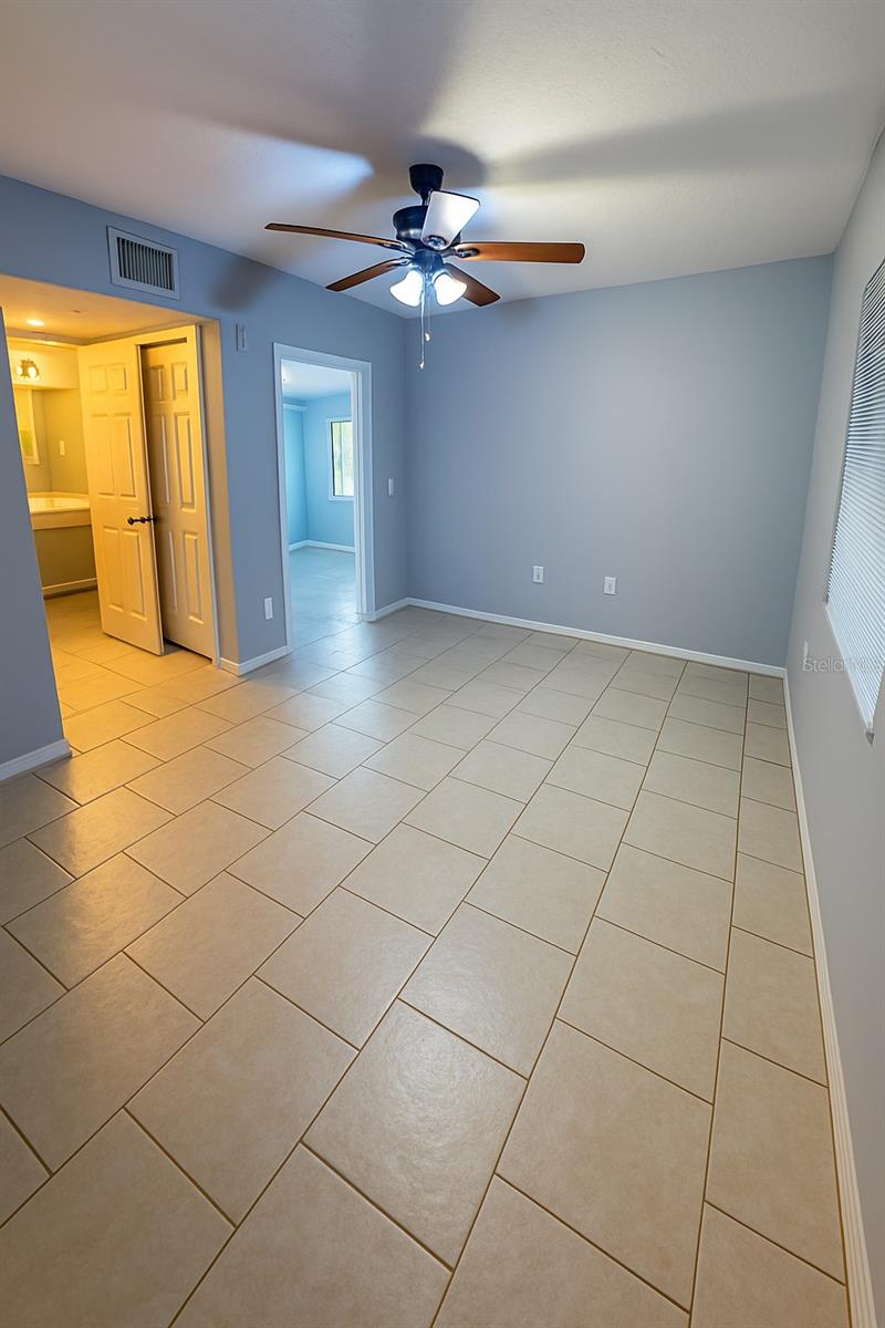 Image 11 of 33 For 9516 Newdale Way 101