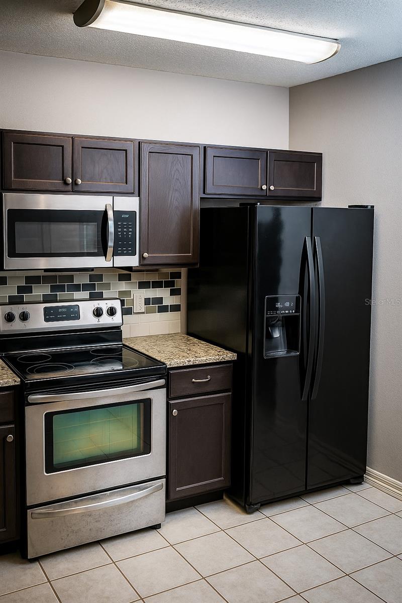 Image 6 of 33 For 9516 Newdale Way 101